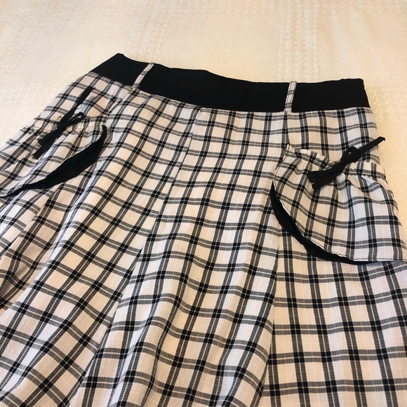 Beautiful women’s skirt! - Picture 3 of 11